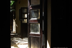 15. A Yamuna Kunj ajtói Vrindavanban