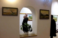 Kiállítás érdeklődőkkel 1